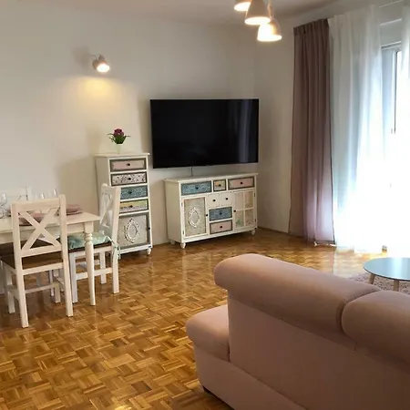 Apartman Bata Apartment *