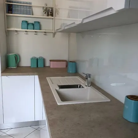 Apartman Bata 아파트 오미스