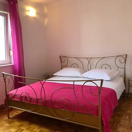 Apartman Bata 오미스
